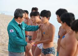 경포해수욕장 관계자 격려 및 해변 청소활동 썸네일 9