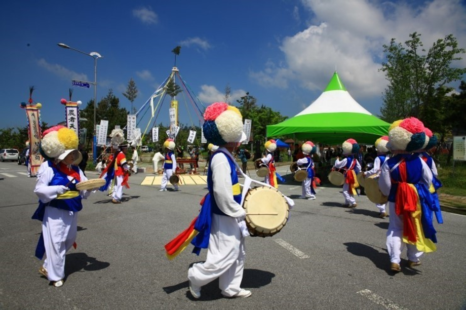Đoan Ngọ, Chúng ta là MỘT
